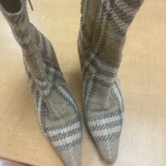 authentic Burberry ankle boots size 8 (38) - Picture 2 of 6